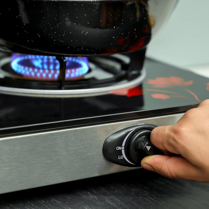 Geepas GGC31012 3-Burner Gas Cooker Size 70mm, 40mm & 90mm Respectively - Ergonomic Design, Automatic Ignition, 3 Heating Zones | Stainless Steel Frame & Tray