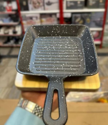 Cast Iron Sizzler Pan with Wooden Tray